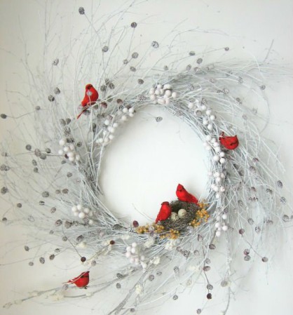 Couronnes de Noël originales pour décorer la porte